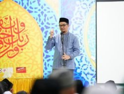Kadisdik Aceh Ajak Siswa SMAN 3 Putra Bangsa Terapkan Kebiasaan Orang Sukses Lewat Salat Subuh Berjamaah dan Senam Sehat
