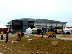 Puluhan Petugas Perkim LH Abdya Bersihkan Lokasi Usai Pagelaran Seni, Budaya, dan UMKM Expo