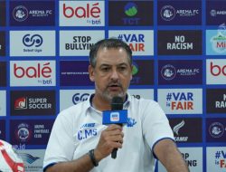 Pelatih Arema FC Sebut Laga Melawan Persebaya Duel Krusial