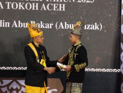 Gelar Perkasa Alam untuk Almarhum Abu Razak