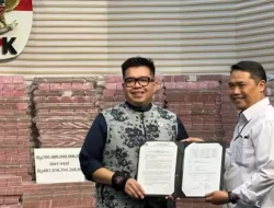 Terkuak! Uang Rp300 Miliar Dipamerkan KPK saat Jumpa Pers Ternyata Hasil Minjam ke Bank