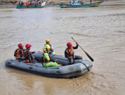 Tim SAR Gabungan dan PT Mifa Lakukan Penyisiran Korban Banjir di Bireuen