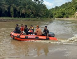 Brimob Polda Aceh Lakukan Pencarian Warga yang Hanyut di Sungai Lae Kombih