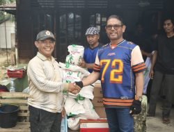 Nasir Djamil dan Relawan Kemanusiaan PKS Salurkan Bantuan di Aceh Tamiang