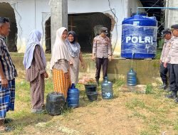 Kapolri Salurkan Bantuan Tandon dan Pompa Air untuk Korban Banjir di Aceh Timur