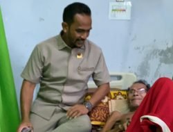 Panglima Ir Tunjukkan Kepedulian, Jenguk Rekan Sakit