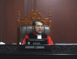 ‎Paman Gibran Dapat Surat Peringatan MKMK, Disebut Hakim MK Terbanyak Absennya