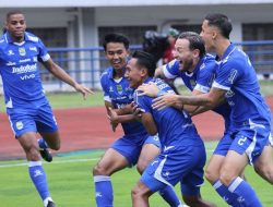 Misi Kakang Setelah Persib Jadi Pemuncak Klasemen Paruh Musim