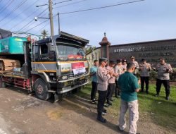 Kapolres Pidie Jaya Kerahkan Satu Unit Ekskavator untuk Percepat Pemulihan Pasca Bencana