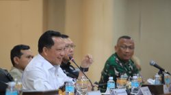 Mendagri Izinkan Kepala Daerah Manfaatkan Kayu Hanyut Bencana untuk Bangun Huntara