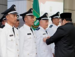 Lantik 18 Keuchik, Wali Kota Sabang Tekankan Amanah dan Disiplin Pemerintahan Gampong