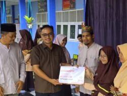 Anggota DPRK Abdya Beri Beasiswa bagi Tiga Pelajar Hafiz Al-Qur’an