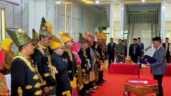 Bupati Aceh Barat Daya (Abdya) Safaruddin secara resmi melantik pengurus Majelis Adat Aceh (MAA) Kabupaten Abdya masa bakti 2026–2030. Pelantikan berlangsung di ruang lobi Kantor Bupati Abdya, Jumat (30/1/2026).