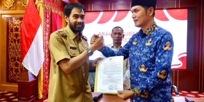 Gubernur Aceh Muzakir Manaf, menunjuk Muhammad Nasir, selaku Kepala Dinas Pemuda dan Olahraga sebagai Pelaksana Tugas Sekretaris Daerah Aceh. Prosesi penunjukan M Nasir berlangsung di restoran Meuligoe Gubernur Aceh dan dihadiri oleh seluruh Kepala Satuan Kerja Perangkat Aceh, Senin (17/3/2025).