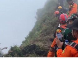 SAR Temukan 1 Korban Pesawat ATR 42-500 di Lereng Gunung Bulusaraung Pangkep