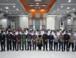 Pimpinan dan Anggota DPRK Banda Aceh Hadiri Pelantikan Keuchik Serentak