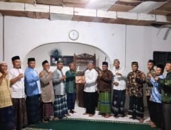 Alfarlaky Serahkan 100 Mushaf Alquran Ke Masjid Terdampak Banjir
