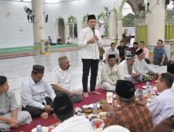 Wagub Aceh Buka Puasa Bersama Masyarakat Teupin Raya