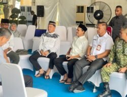 Akhiri Bulan Ramadhan, Wagub Aceh dan Mendagri Salat Jumat di Masjid Darussalam Kawasan Huntara Aceh Tamiang