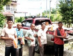 Menjelang Lebaran, Pemdes Bineh Krueng Abdya Bagikan Sirup kepada Warga