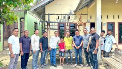 Ceulangiek dan Keuchik Noh Bantu Anak Yatim Piatu Korban Kebakaran Rumah Di Cot Rabo Tunong