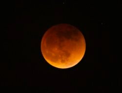 Gerhana Bulan Total Hiasi Ramadan di Aceh, Kemenag Serukan Salat Khusuf