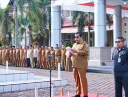 Pimpin Apel Perdana, Plt Sekda Hizbulwatan Ajak ASN Tingkatkan Etos Kerja