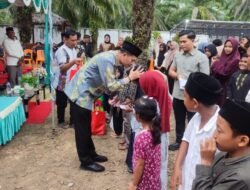 Bupati Mirwan Hadiri Santunan 47 Anak Yatim di Puskesmas Ujung Padang Rasian