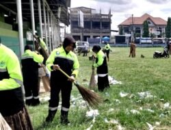 DLH Kerahkan Puluhan Petugas, Pastikan Lokasi Upacara HUT Abdya Tetap Bersih