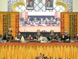 Balutan Pakaian Adat, Serune Kale, dan Jamuan Khas Aceh Warnai Paripurna HUT Banda Aceh