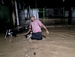 Banjir Luapan di Abdya Capai Lutut Orang Dewasa, Puluhan Rumah Warga Tergenang