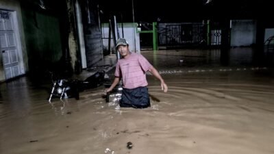 Banjir Luapan di Abdya Capai Lutut Orang Dewasa, Puluhan Rumah Warga Tergenang