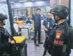 Brimob Diterjunkan Saat Penggerebekan Judi Online Internasional