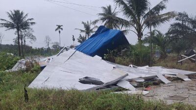 Angin Kencang Robohkan Huntara dan Sekolah Darurat di Aceh Timur