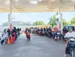 Warga Khawatir BBM Subsidi Bakal Langka, Antrean Pertalite Mengular Imbas Pertamax Naik