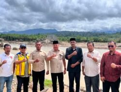 Tinjau Infrastruktur Rusak, Bupati TRK Minta Dukungan DPR RI Bangun Kembali Jembatan Alue Wakie