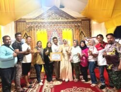 Dinas Sosial Aceh Tenggara Boyong Dua Penghargaan pada HUT ke-52 Aceh Tenggara