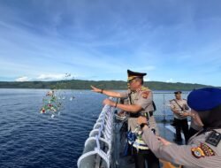Di Atas Kapal Wisanggeni 8005, Karo Ops Polda Aceh Pimpin Upacara Tabur Bunga di Perairan Malahayati 
