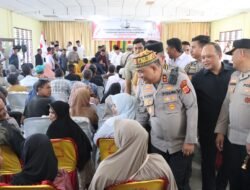 Kapolda Aceh Serahkan 1.000 Paket Sembako untuk Warga Terdampak Bencana di Bireuen