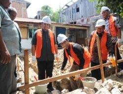 Ketua DPRK Letakkan Batu Pertama Rumah Layak Huni, Tahun Ini Advokasi 4 Rumah