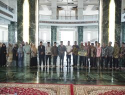 Bupati TRK Serahkan Bantuan Sarpras Pendidikan dan Syiar Islam kepada 27 Lembaga Keagamaan