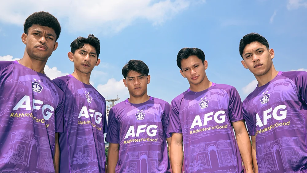 Persik Kediri resmi memperkenalkan deretan pemain baru untuk memperkuat skuad menghadapi kompetisi musim 2026/27. Lima pemain yang diumumkan pada bursa transfer awal musim ini yakni Zanadin Fariz, Althaf Indie Alrizky, Daffa Salman, Dzaky Ashraf, dan Fransiskus Alesandro.