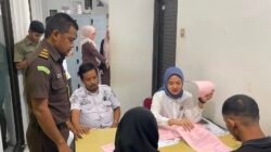 Kejari Banda Aceh Terima Pelimpahan Tersangka Kasus Ikhtilat dari Satpol PP dan WH