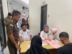 Kejari Banda Aceh Terima Pelimpahan Tersangka Kasus Ikhtilat dari Satpol PP dan WH