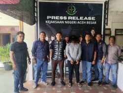 Tersangka Pengancaman dan Pemerasan di Bukit Lamreh Diserahkan ke Kejari Aceh Besar
