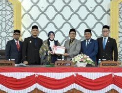 Wali Kota Serahkan Dokumen RKUA-PPAS Perubahan APBK 2026 ke DPRK Banda Aceh