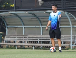 Carlos Pena Tetap Pimpin Persita, Target Musim Baru Dibidik Selangkah demi Selangkah