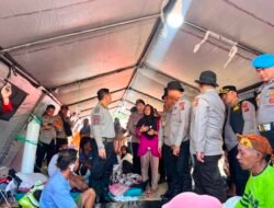 Polri Kerahkan Bantuan untuk 13.881 Pengungsi Manggarai