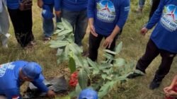 Demokrat Aceh Besar Gelar Gerakan Langit Biru, Bersihkan Meunasah dan Bagikan Sembako