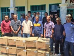 Pemkab Abdya Salurkan Jala Lempar dan Mesin bagi Nelayan